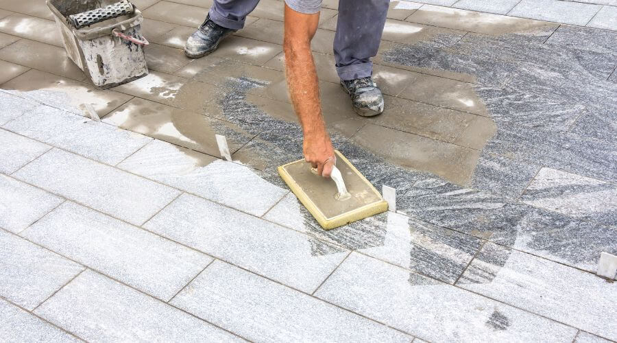Professional gutter cleaning in Elwood, KS